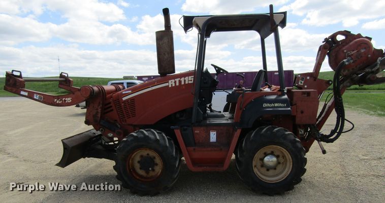 image for item FD9453 2001 Ditch Witch RT115  cable plow