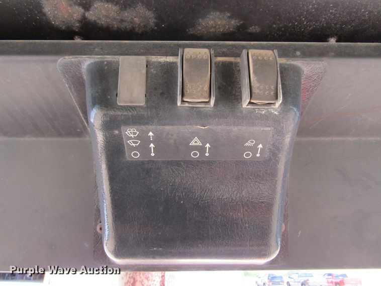 image for item FD9453 2001 Ditch Witch RT115  cable plow