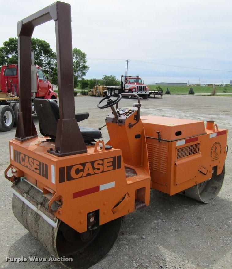 image for item FD9458 Case 252  double drum roller compactor