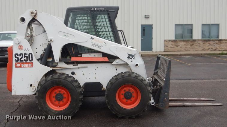 image for item FX9150 2007 Bobcat S250  skid steer loader