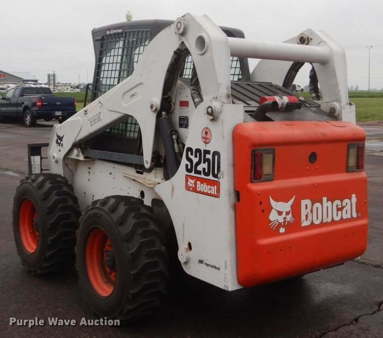 image for item FX9150 2007 Bobcat S250  skid steer loader