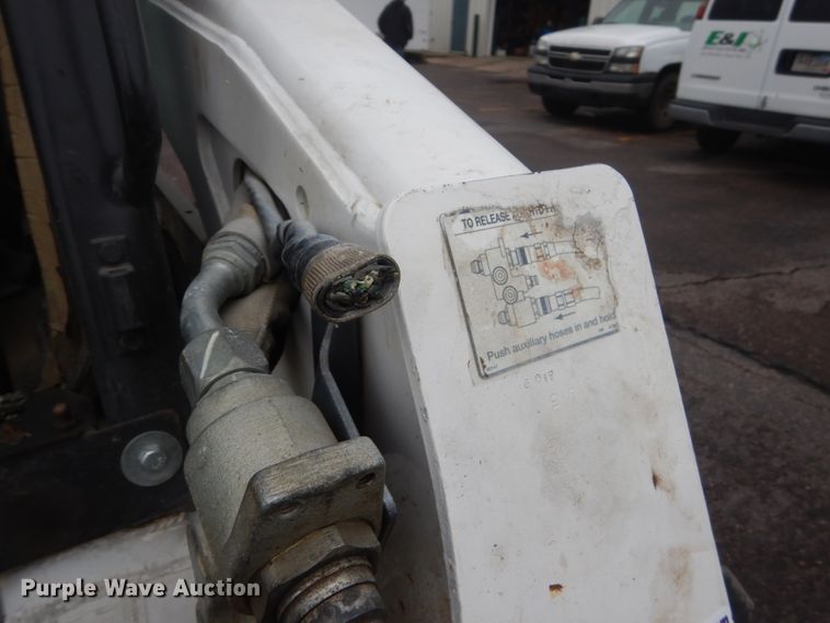 image for item FX9150 2007 Bobcat S250  skid steer loader