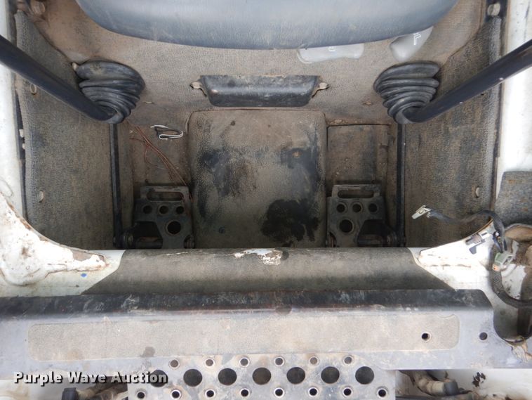 image for item FX9150 2007 Bobcat S250  skid steer loader