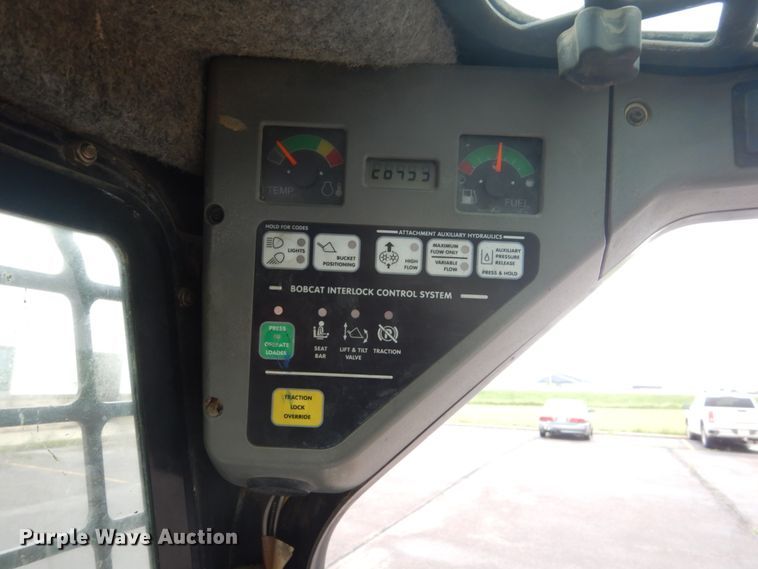 image for item FX9150 2007 Bobcat S250  skid steer loader