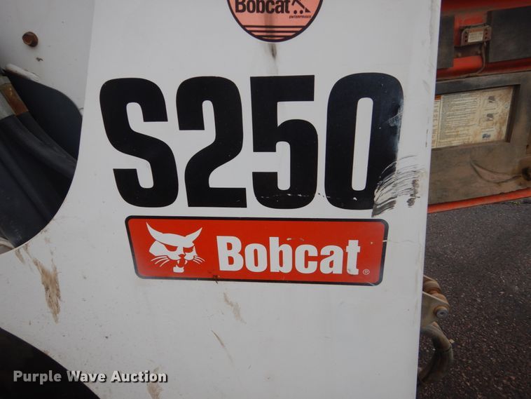 image for item FX9150 2007 Bobcat S250  skid steer loader