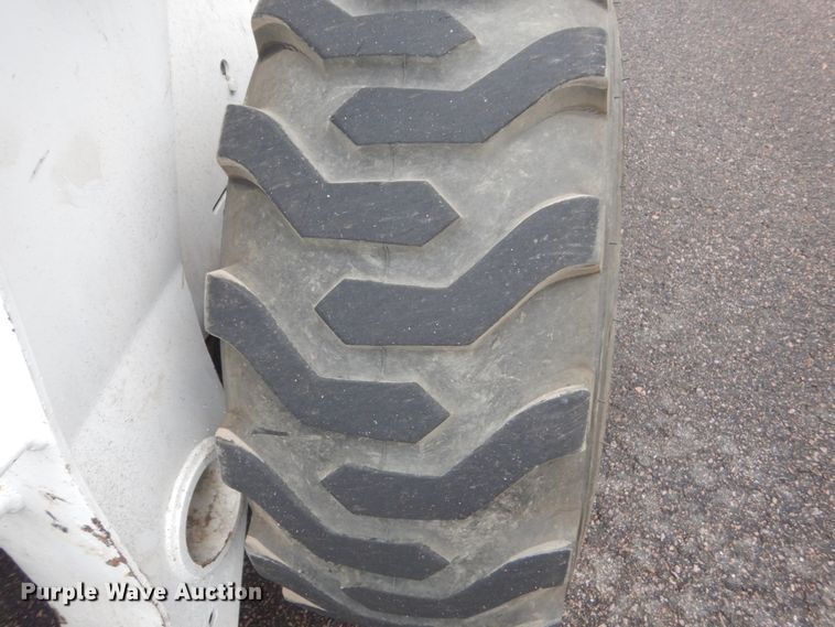 image for item FX9150 2007 Bobcat S250  skid steer loader