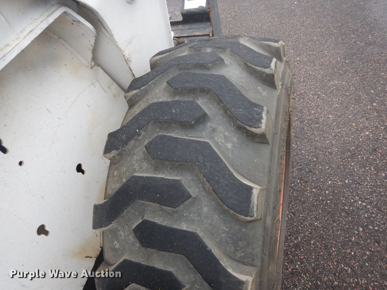 image for item FX9150 2007 Bobcat S250  skid steer loader