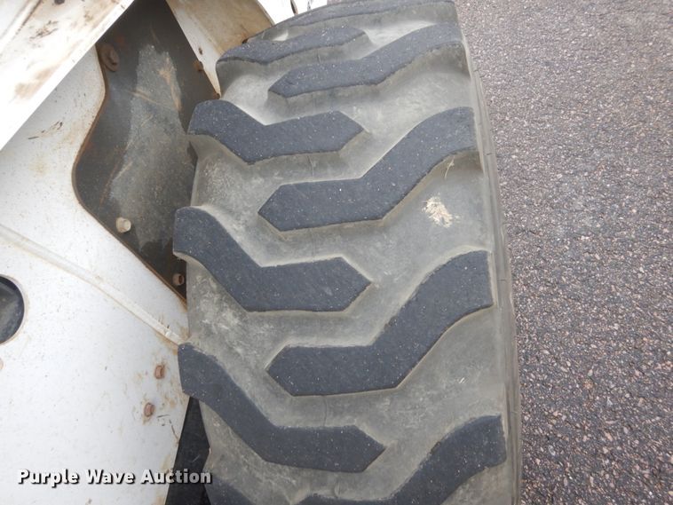 image for item FX9150 2007 Bobcat S250  skid steer loader