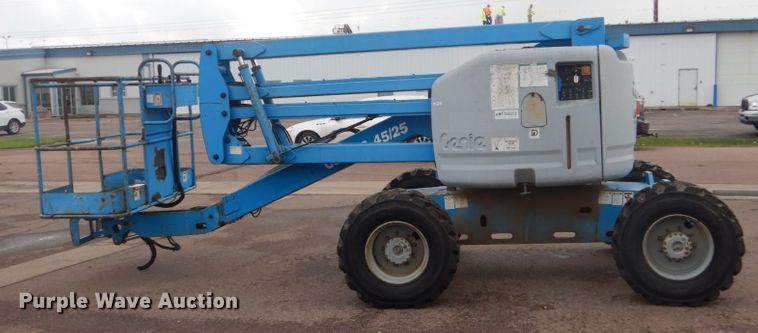 image for item FX9153 2002 Genie Z-45/25  boom lift