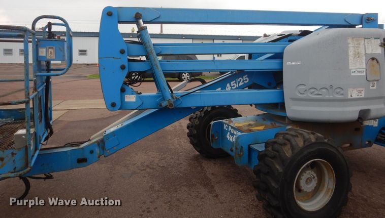 image for item FX9153 2002 Genie Z-45/25  boom lift