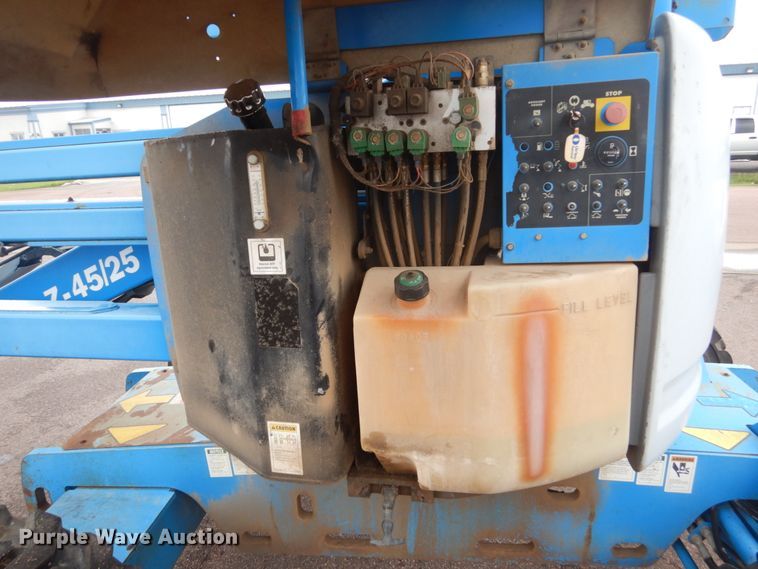 image for item FX9153 2002 Genie Z-45/25  boom lift