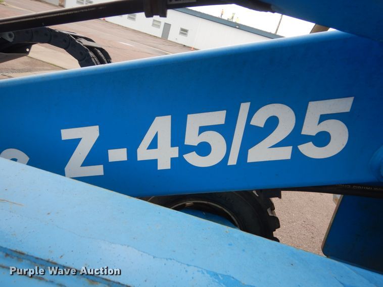 image for item FX9153 2002 Genie Z-45/25  boom lift