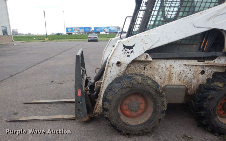 image for item FX9155 2006 Bobcat S250  skid steer loader