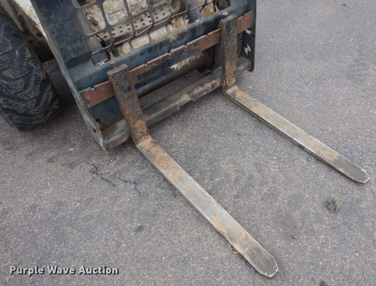 image for item FX9155 2006 Bobcat S250  skid steer loader