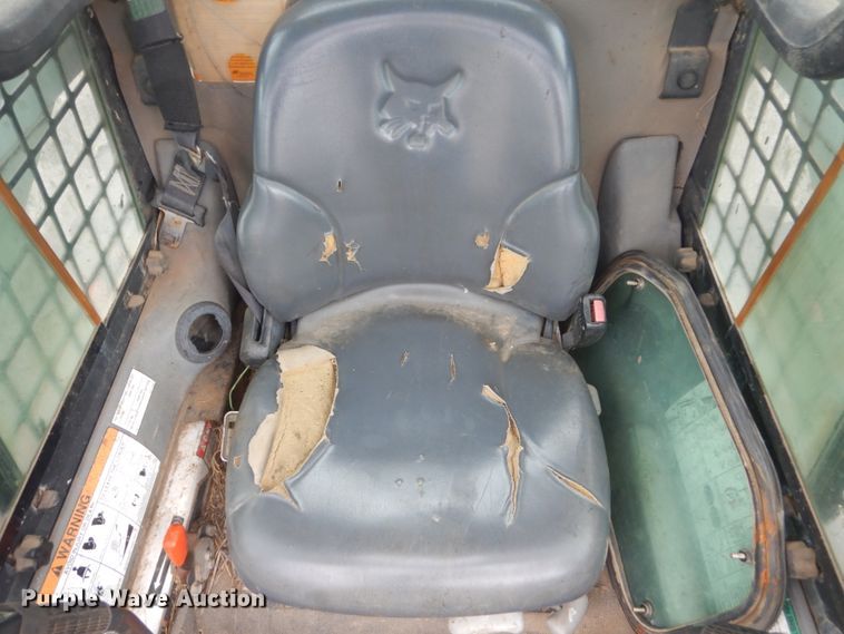 image for item FX9155 2006 Bobcat S250  skid steer loader