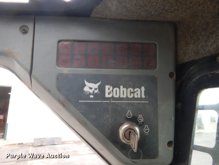 image for item FX9155 2006 Bobcat S250  skid steer loader