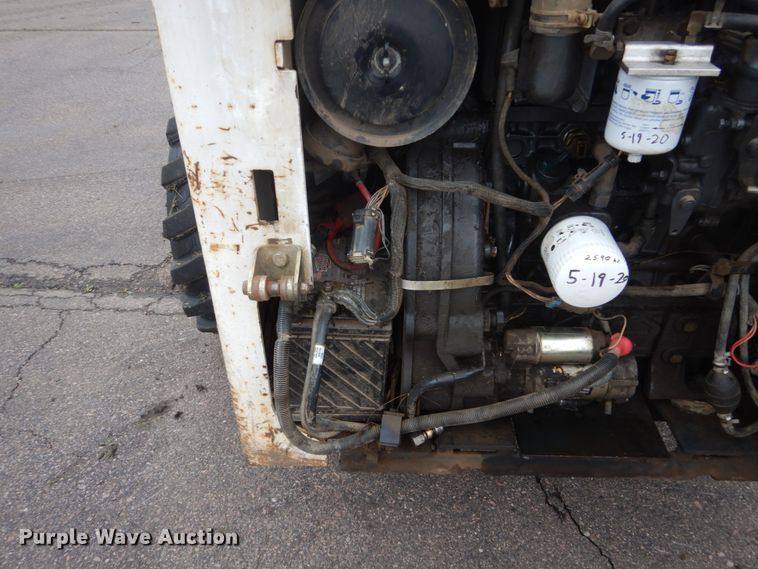 image for item FX9155 2006 Bobcat S250  skid steer loader