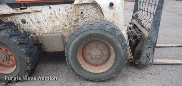 image for item FX9155 2006 Bobcat S250  skid steer loader