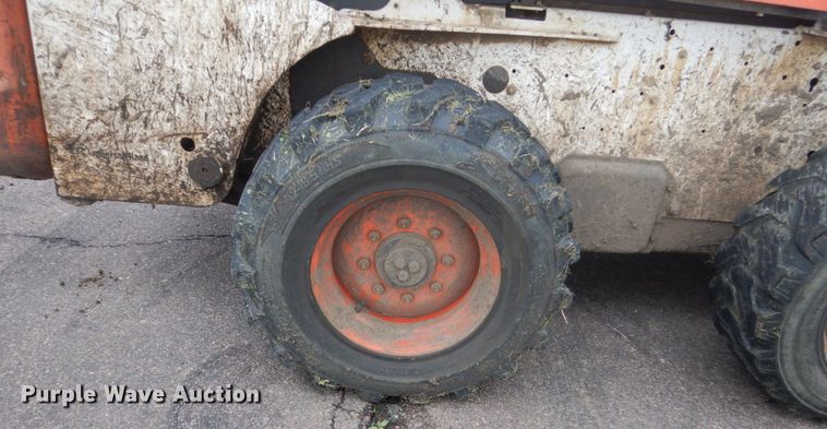 image for item FX9155 2006 Bobcat S250  skid steer loader