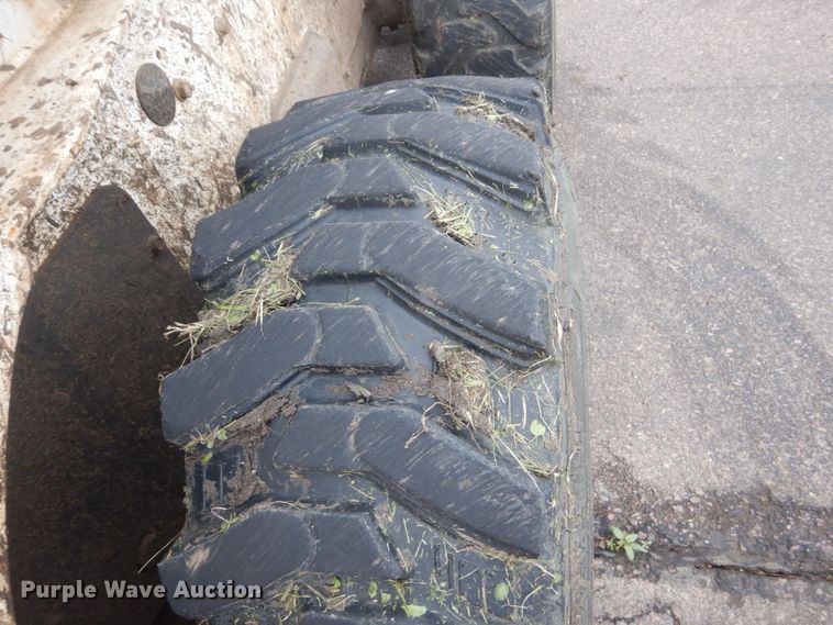 image for item FX9155 2006 Bobcat S250  skid steer loader