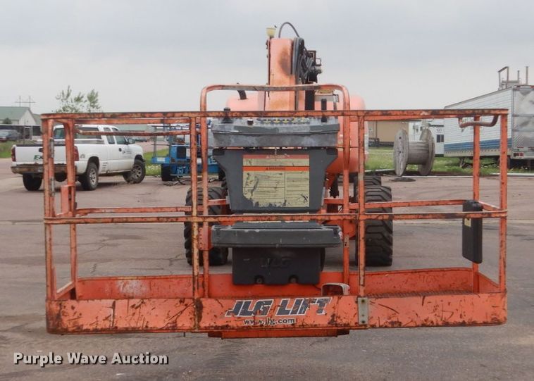 image for item FX9156 2005 JLG 800AJ  boom lift