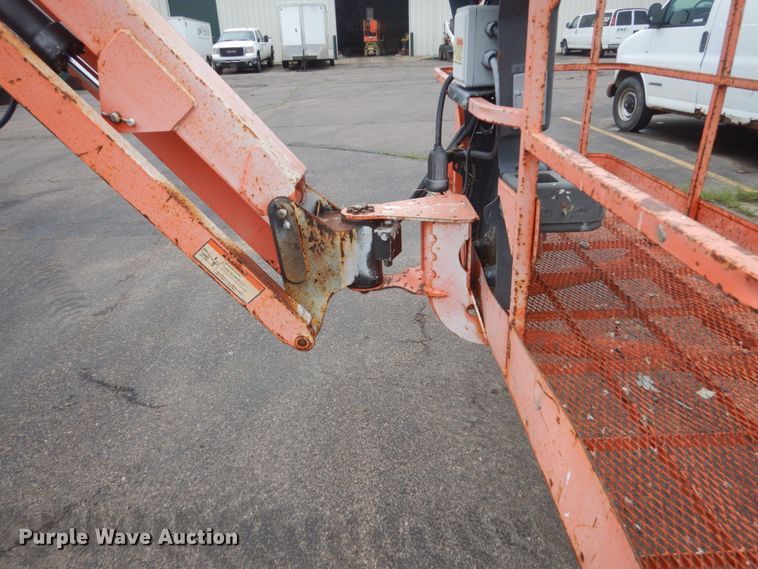 image for item FX9156 2005 JLG 800AJ  boom lift