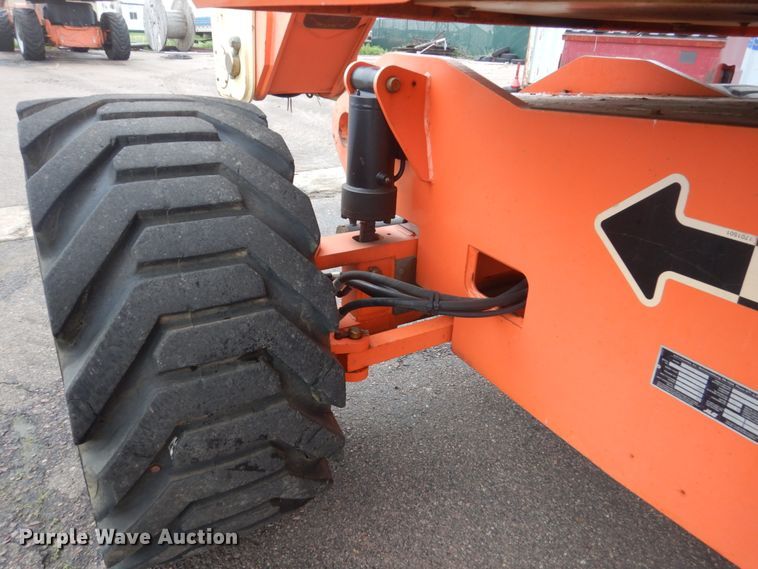 image for item FX9156 2005 JLG 800AJ  boom lift