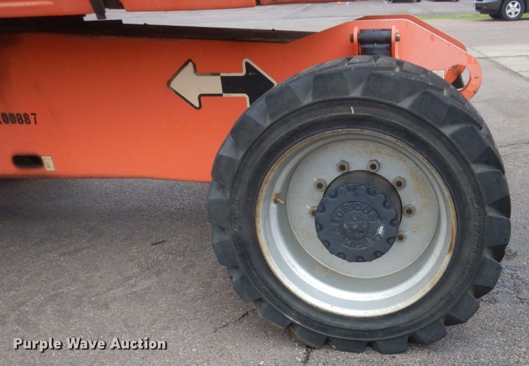 image for item FX9156 2005 JLG 800AJ  boom lift