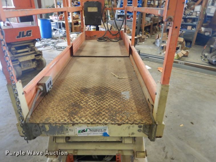image for item FX9161 2001 JLG 2032E2  scissor lift