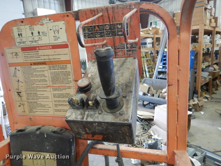 image for item FX9161 2001 JLG 2032E2  scissor lift