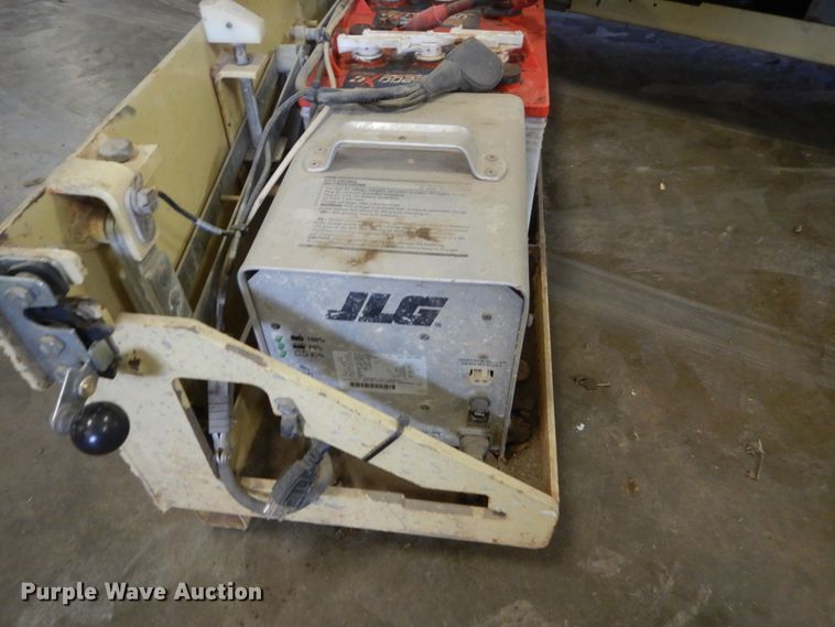 image for item FX9161 2001 JLG 2032E2  scissor lift