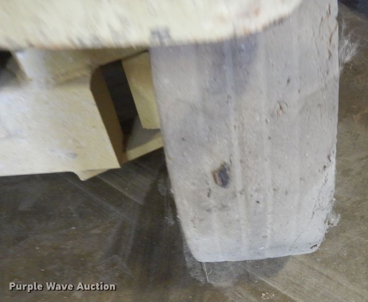 image for item FX9161 2001 JLG 2032E2  scissor lift