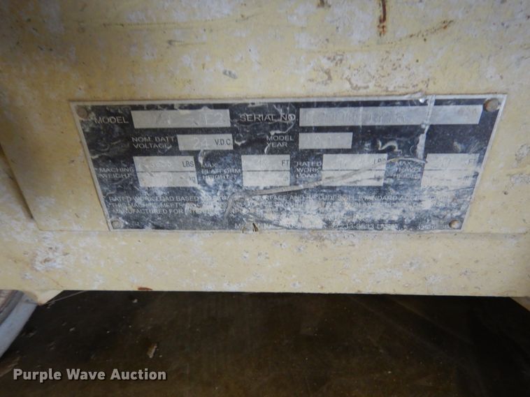 image for item FX9161 2001 JLG 2032E2  scissor lift