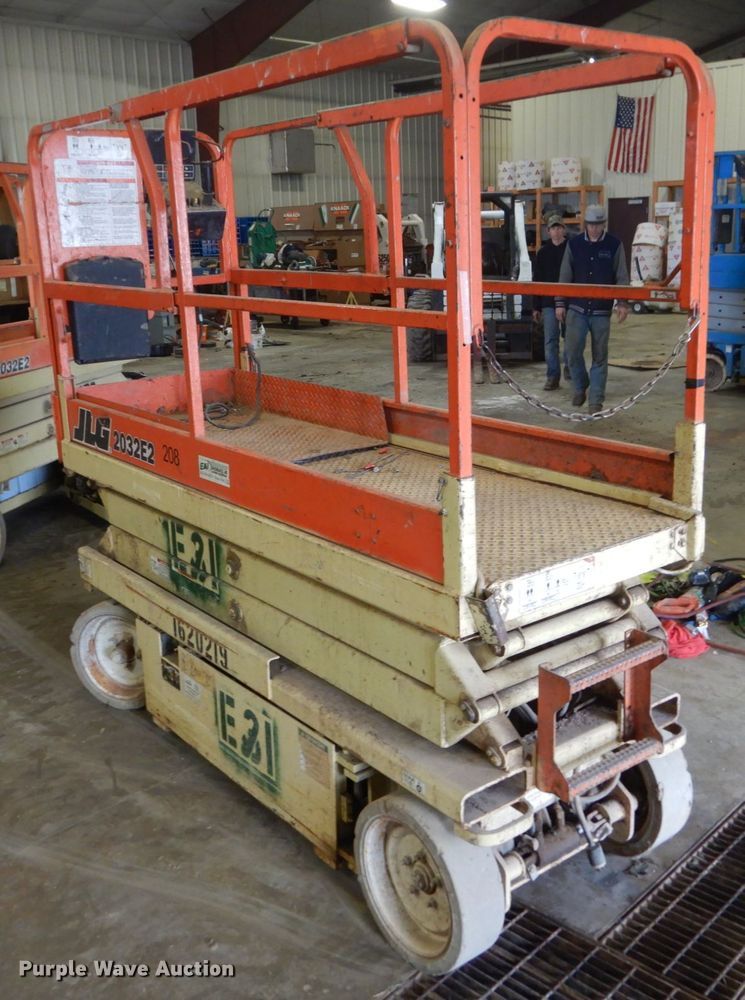 image for item FX9162 JLG 2032E2  scissor lift