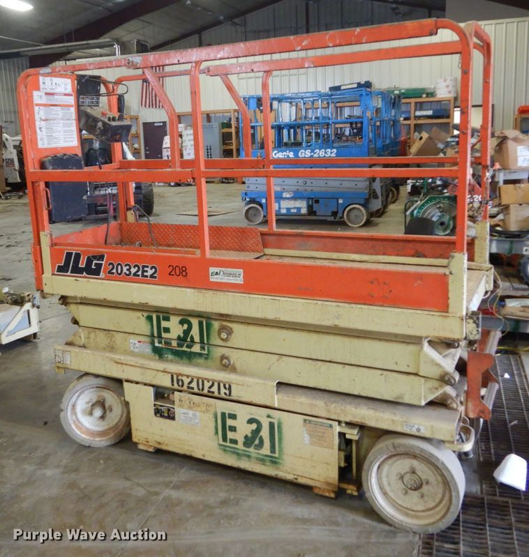 image for item FX9162 JLG 2032E2  scissor lift