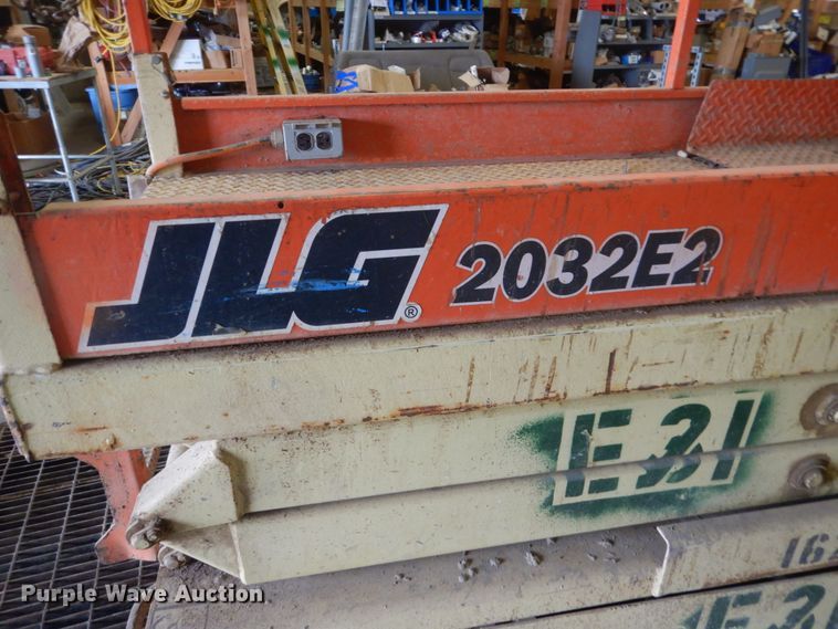 image for item FX9162 JLG 2032E2  scissor lift