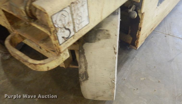 image for item FX9162 JLG 2032E2  scissor lift