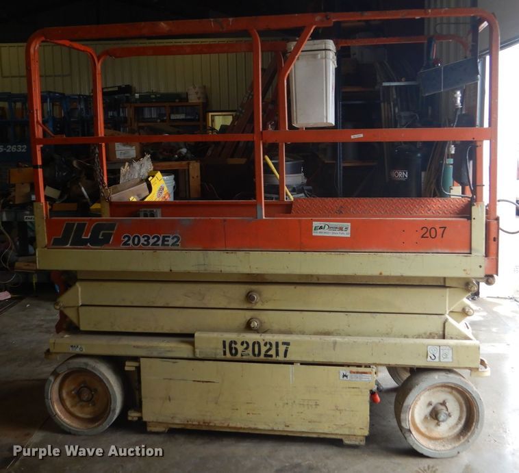 image for item FX9163 JLG 2032ES  scissor lift