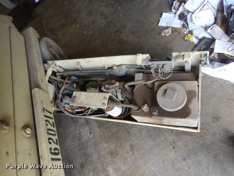 image for item FX9163 JLG 2032ES  scissor lift