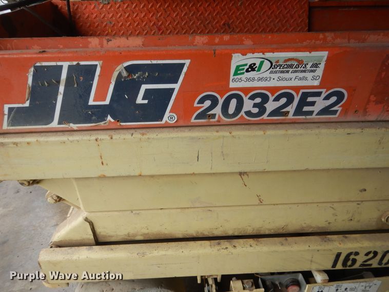 image for item FX9163 JLG 2032ES  scissor lift