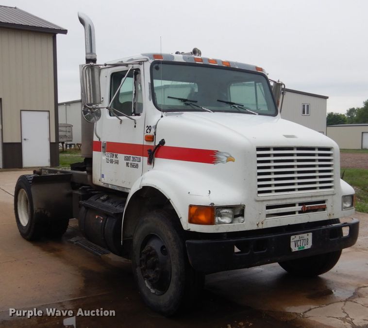 image for item FX9167 2003 International 8100  semi truck