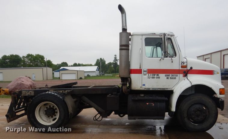 image for item FX9167 2003 International 8100  semi truck