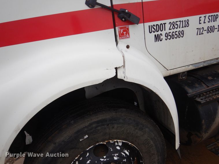 image for item FX9167 2003 International 8100  semi truck