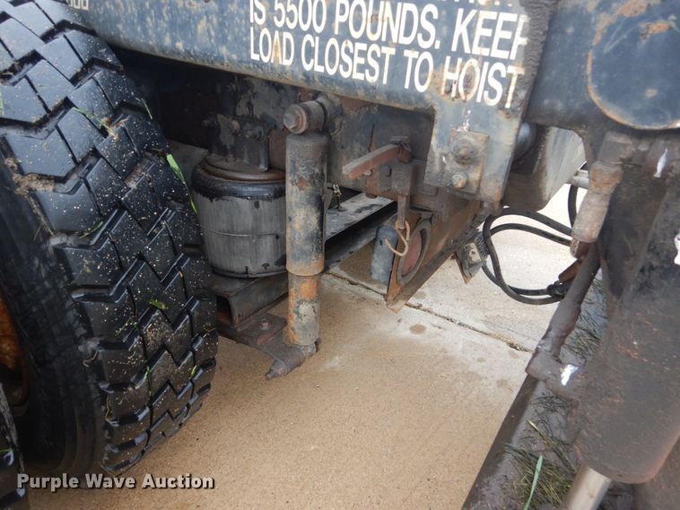 image for item FX9167 2003 International 8100  semi truck