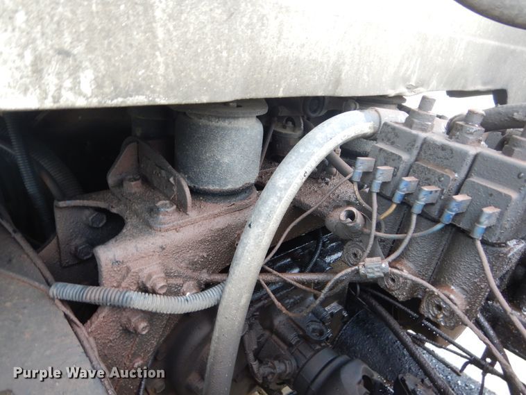 image for item FX9167 2003 International 8100  semi truck