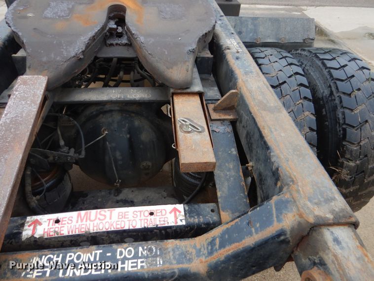 image for item FX9167 2003 International 8100  semi truck