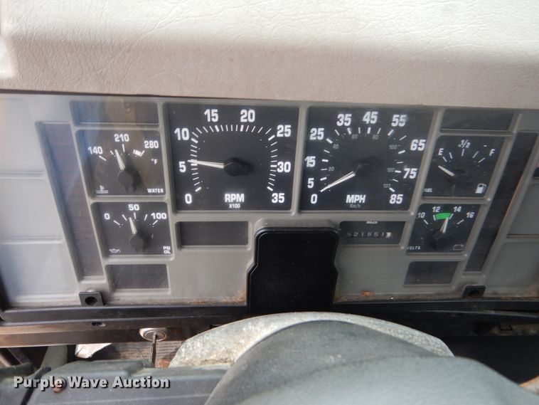 image for item FX9167 2003 International 8100  semi truck