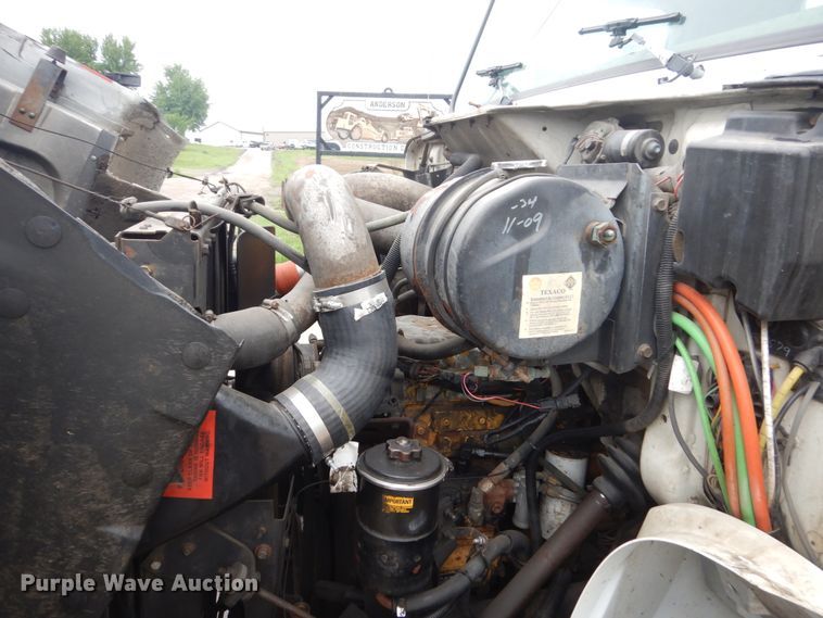 image for item FX9167 2003 International 8100  semi truck