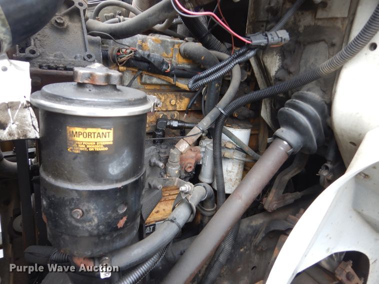 image for item FX9167 2003 International 8100  semi truck