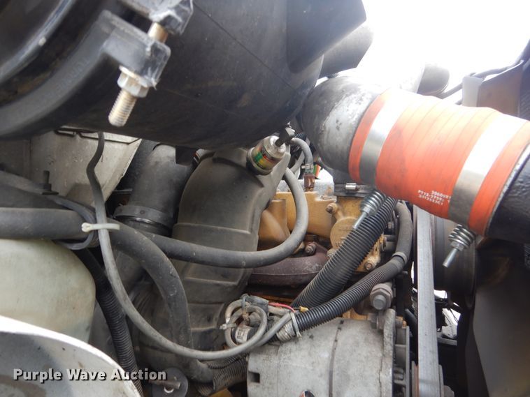 image for item FX9167 2003 International 8100  semi truck